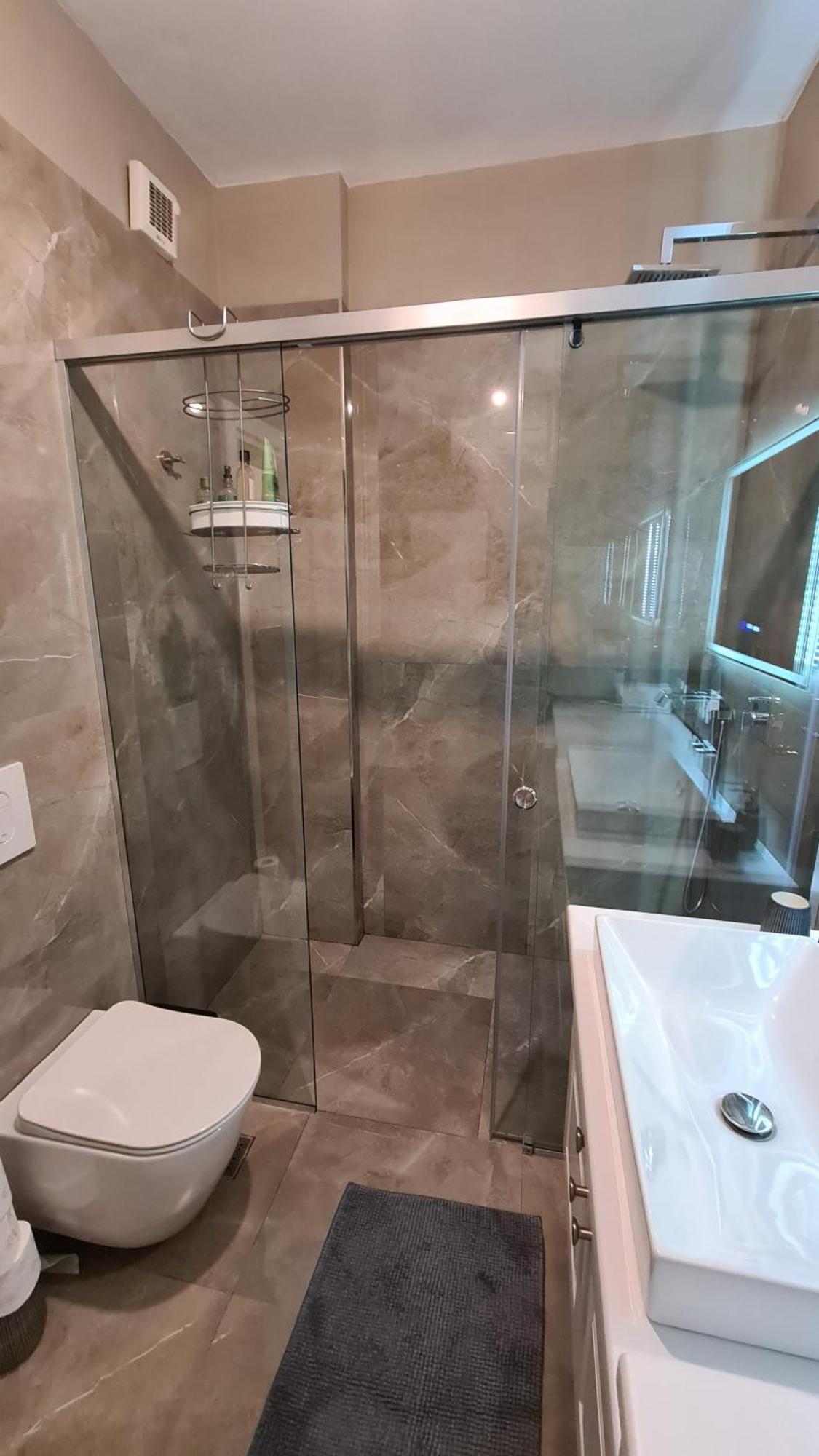 Family-Friendly Apt At 21 Dhjetori W/Self Check-In Tirana Bagian luar foto